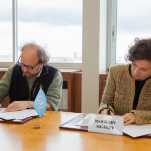 L’UNESCO et le CRI – Centre de Recherches Interdisciplinaires signent un accord de partenariat