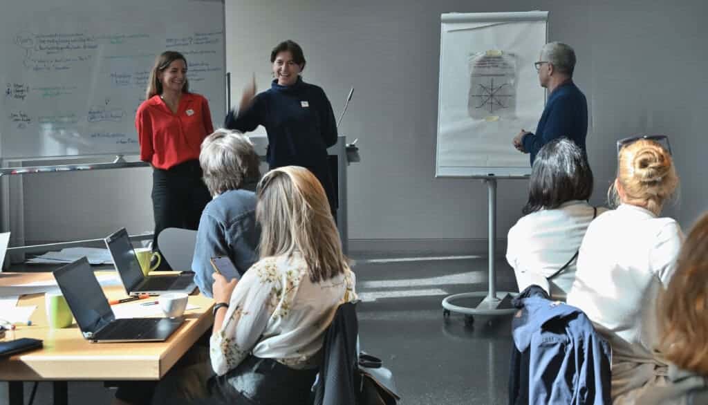 Presentation of the work of Cléa Montanari and Muki Haklay's team to the European Citizen Science consortium - Photo under Creative Commons License